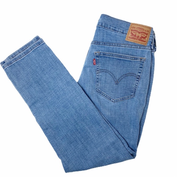 Levi's Boyfriend Jeans - Picture 8 of 13